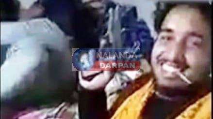 बदमाश युवाओं में फैशन बना हथियार लहराते वीडियो वायरल 1 Waving weapons became a fashion among miscreant youth video went viral