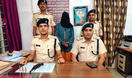 दो गुटों के बीच गोलीबारी, महिला को गोली लगी, कट्टा-कारतूस समेत एक गिरफ्तार 8 Woman shot in firing between two groups one arrested