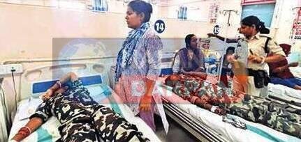 भीषण गर्मी से फ्लैग मार्च में शामिल 2 महिला समेत 2 पुरुष जवान हुए बेहोश 4 2 men and 2 women involved in flag march fainted due to extreme heat