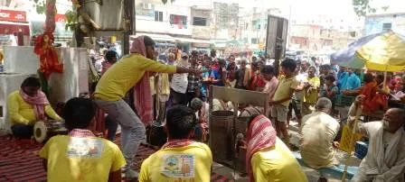 नोट से वोट के बेचिह ना भैया, सभे के कह दिह खबरदार 1 Brother you are selling votes through notes everyone is saying beware 2