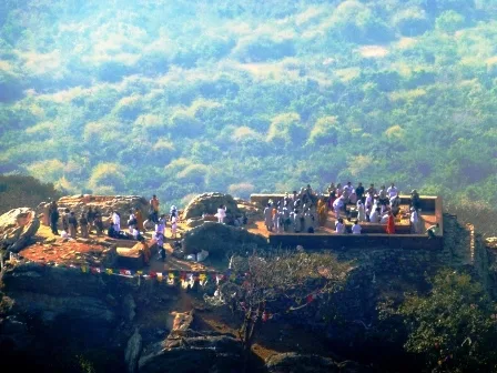 राजगीर गृद्धकूट पर्वत : बौद्ध धर्म का एक महाध्यान केंद्र और सुंदर पर्यटन स्थल 2 Rajgir gridhakut hill 1