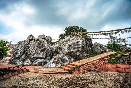 Rajgir gridhakut hill A most meditating place of the Buddha