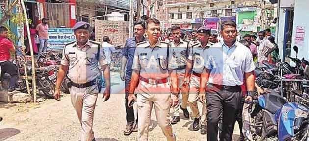 बिना वैकल्पिक व्यवस्था ठीक नहीं है हिलसा प्रशासन का यह रवैया 6 This attitude of Hilsa administration is not good without alternative system