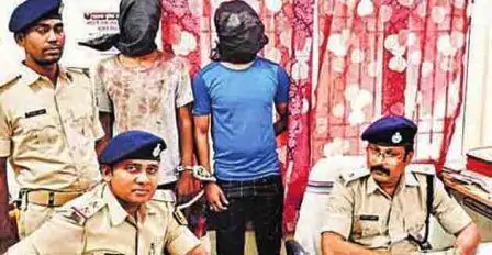 2 दवा व्यवसायी को गोली मारी, 2 बदमाशों को पकड़कर पुलिस को सौंपा 7 2 drug dealers were shot public caught 2 miscreants and handed them over to police