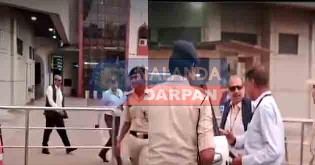 Gabber is Back : लंबी छुट्टी बाद दिल्ली से पटना लौटे KK पाठक, सरकार की बढ़ी धड़कन 4 Gabbar is Back KK Pathak returned to Patna from Delhi after a long vacation the heartbeat of the government increased