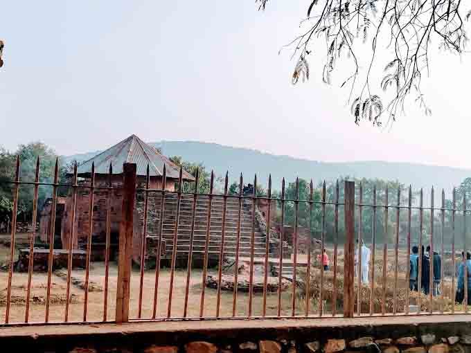 Maniyar Math Rajgir Maniyar Monastery (4)