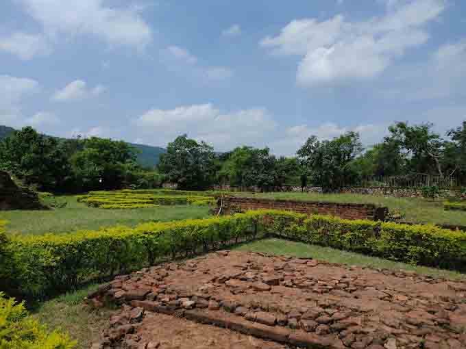 Maniyar Math Rajgir Maniyar Monastery (6)