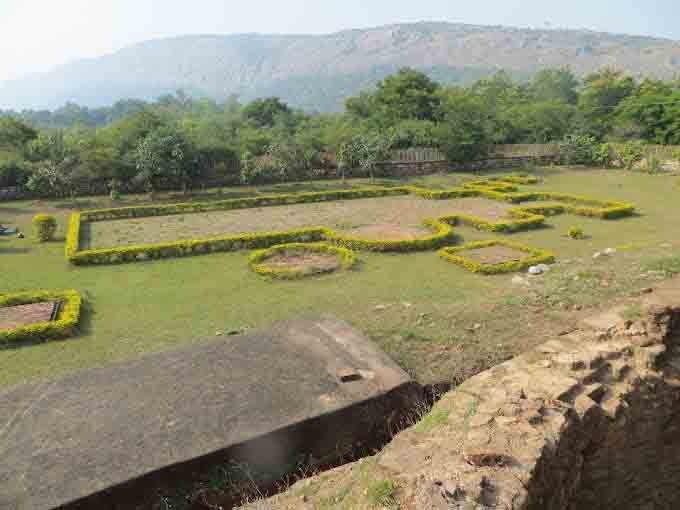 Maniyar Math Rajgir Maniyar Monastery (7)