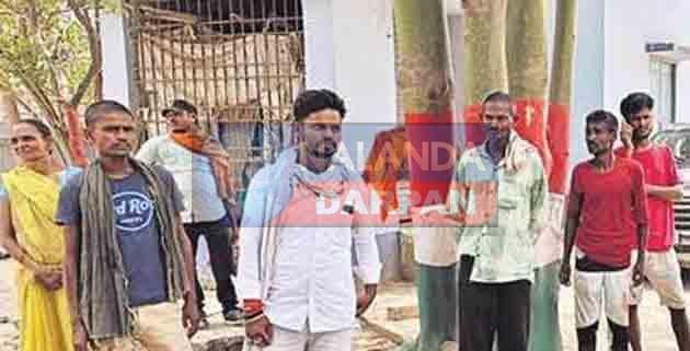 टोटो चालक की ईंट-पत्थर से कूच-कूचकर हत्या, कचड़ा घर से मिला शव 10 Toto driver killed by hitting with bricks and stones, body found in garbage dump