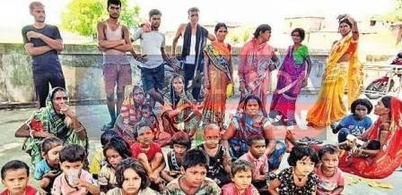 आंगनबाड़ी भोजन में मिली मरी हुई छिपकली, 14 बच्चे हुए बीमार, रसोइया को बंधक बनाया 1 Dead lizard found in Anganwadi food 14 children fell ill cook held hostage