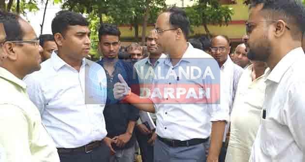 नालंदा DM ने हरनौत JDU विधायक के गांव में मिडिल स्कूल का किया निरीक्षण 1 Nalanda DM inspected the middle school in the village of Harnaut JDU MLA
