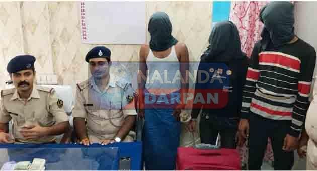 Bihar constable recruitment exam: होटल का नजारा देख दंग रह गई पुलिस, 3 गिरफ्तार 4 Bihar constable recruitment exam Police stunned during search of hotel 3 arrested