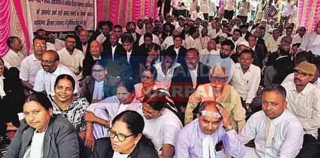 The system of Hilsa court collapsed due to the indefinite strike of the Advocates Association