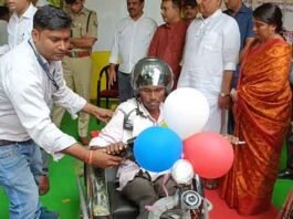 Distribution of battery operated tricycles among Divyangjans and beggars