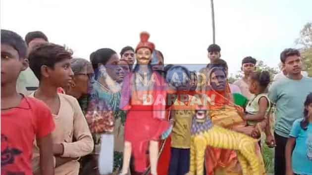 नगरनौसाः दलित समुदाय की आस्था पर पंचायत सरकार भवन निर्माण से तनाव उत्पन्न 1 Nagarnausa Tension arises due to the construction of Panchayat Government building on the faith of Dalit community