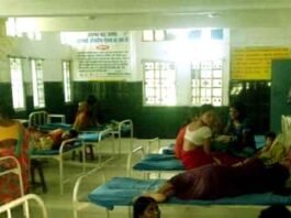 Negligence of hospitals in Hilsa subdivision: 6 doctors and 8 health workers found missing