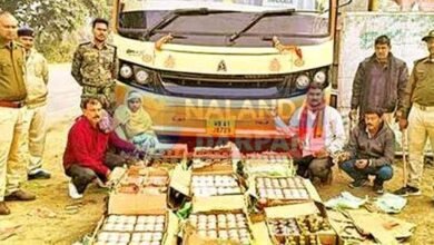 A huge amount of liquor was recovered from a Bolbam bus going to Patna, 4 smugglers including a youth from Chandi were arrested