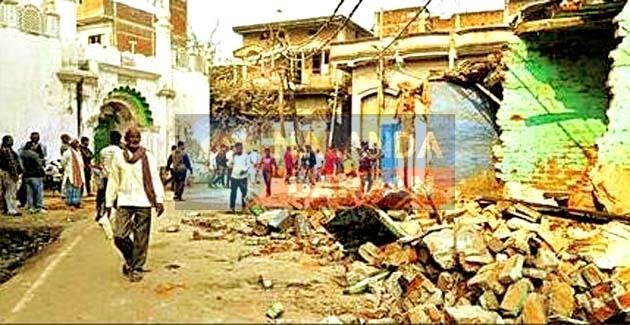 Administration's bulldozer roared on Hilsa's Islampur-Rajgir road Administration's bulldozer roared on Hilsa's Islampur-Rajgir road