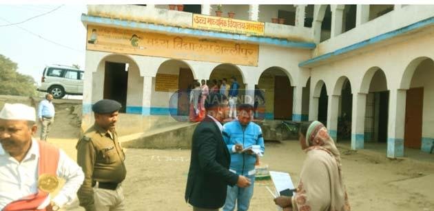 Biharsharif SDO's inspection exposed the reality of government school system Biharsharif SDO's inspection exposed the reality of government school system