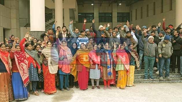 CM नीतीश के नालंदा में भूखमरी के कगार पर पहुंचे डेंटल कॉलेजकर्मी 1 Dental college workers on the verge of starvation in CM Nitish's Nalanda
