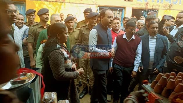 बिहारशरीफ अनुमंडल कार्यालय परिसर में जीविका दीदी का भोजनालय शुरु