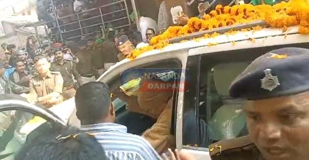 Crowds gathered to see and hear Lalu Yadav, pickpockets had a field day Crowds gathered to see and hear Lalu Yadav, pickpockets had a field day