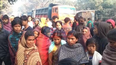 Tractor wreaked havoc in Ramghat, one intermediate student died, one seriously injured, NH-431 jammed