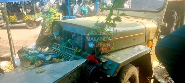 राजगीर बिहार रोड में बड़ा हादसा टला, दुकान में घुसी अनियंत्रित जीप, बाल-बाल बचे लोग 5 A major accident was averted on Rajgir Bihar Road, an uncontrolled jeep entered a shop, people narrowly escaped