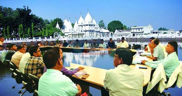 कुंडलपुर महोत्सव की तैयारी में जुटा प्रशासन, 10-11 अप्रैल को होगा भव्य आयोजन Administration busy in preparing for Kundalpur Mahotsav, a grand event will be organized on 10-11 April