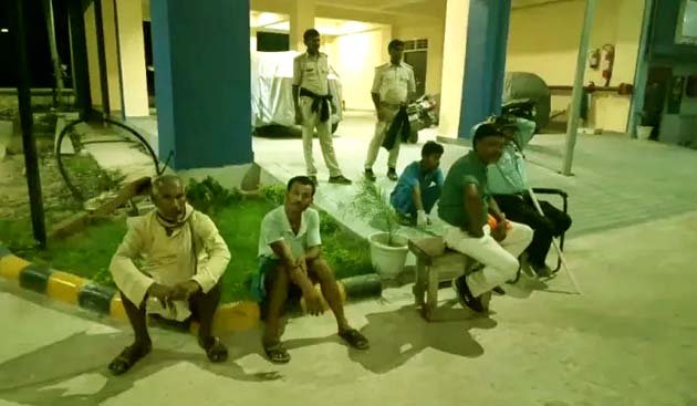 Murder accused youth shot dead in Chiksaura