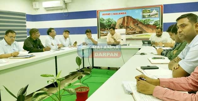 Fraud using fake Facebook ID of Ranchi DC, FIR registered, CCU investigating Important review meeting of Nalanda administration on preparations to deal with flood