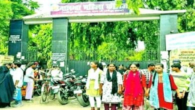 Nalanda Women's College students protest against fee hike
