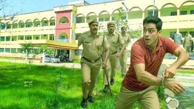 हिलसा कोर्ट परिसर से हथकड़ी सरकाकर फरार हुआ कैदी, मचा हड़कंप 1 The prisoner escaped from Hilsa court premises by slipping off his handcuffs, causing a stir