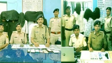 लूटपाट और छिनतई मामले में नाबालिग समेत 8 अपराधी गिरफ्तार 8 8 miscreants including a minor arrested in robbery and snatching case
