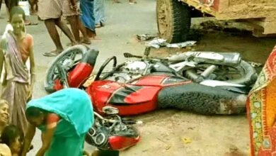 बालू लदे ट्रैक्टर ने सिलाव में 3 को कुचला, तेल्हाड़ा में मासूम को रौंदा, 2 की मौत 5 A sand laden tractor crushed 3 people in Silav, trampled a child in Telhara, 2 died