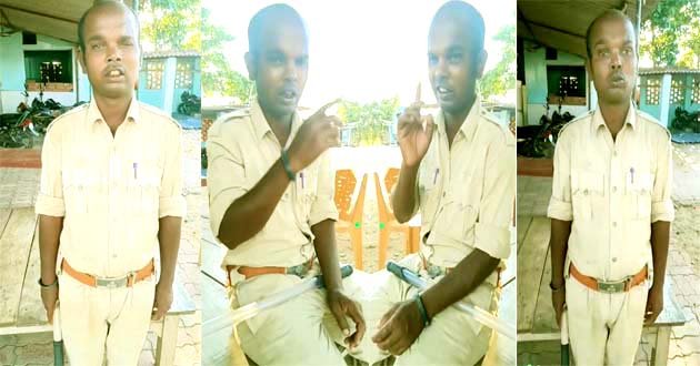 Viral Video: थानेदार ने युवक को पहनाई वर्दी, बेल्ट-डंडा देकर सौंपी ड्यूटी 1 Viral Video: Bind police officer made the young man wear uniform, gave him belt and stick and assigned him duty