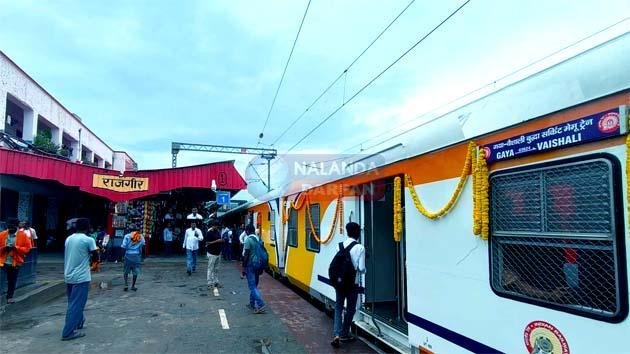 Buddhist circuit train received a grand welcome in Rajgir started with a delay of one and a half hour