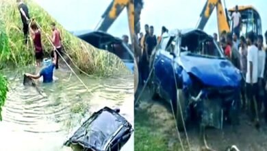 Car broke the barricading and fell into a 20 feet deep pit three friends died