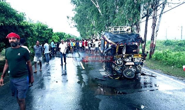 Havoc in Hilsa 9 people going to bathe in Ganga in Daniyawan died 3 are serious