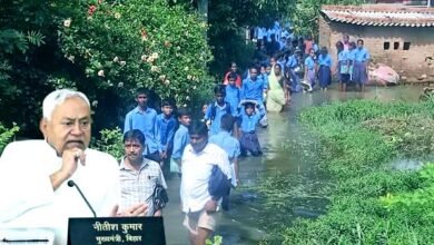 पढ़ाई आखिर कब तक कीचड़ में गिरेगी साहब ! 2 Sir for how long will studies remain in the mud