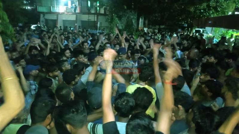 A student from Munger died at Nalanda Engineering College sparking student anger vandalism and arson police responded 1