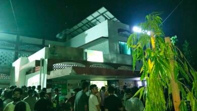 A student from Munger died at Nalanda Engineering College sparking student anger vandalism and arson police responded