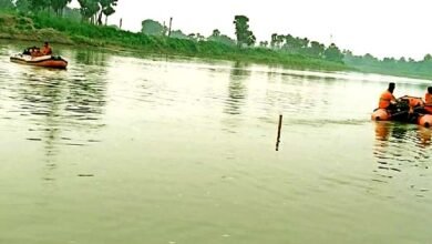 मूर्ति विसर्जन के दौरान डूबे किशोर को ढूंढ रही NDRF टीम 5 NDRF team is searching for the teenager who drowned during idol immersion