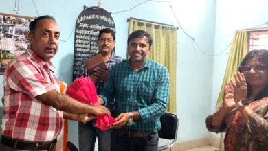 नगरनौसा प्रखंड मनरेगा अधिकारी को दी भावभीनी विदाई 1 Nagarnausa Block MNREGA Officer given a warm farewell