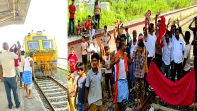 नवादा-पटना पैसेंजर ट्रेन को लच्छु बिगहा हॉल्ट पर ग्रामीणों ने दिखाई लाल झंडी 1 Villagers showed red flag to Nawada-Patna passenger train at Lachhu Bigha Halt.