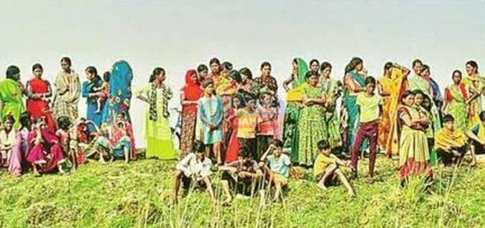 चंडी में डायल-112वाहन देखते ही युवती का शव झाड़ी फेंककर भागे परिजन चंडी में डायल-112वाहन देखते ही युवती का शव झाड़ी फेंककर भागे परिजन