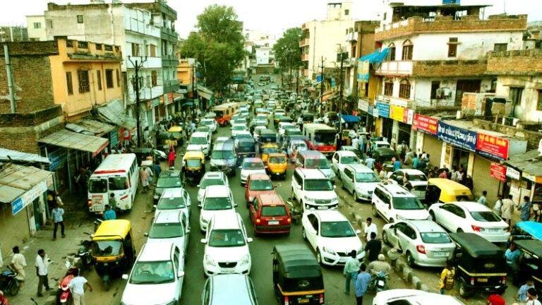 राजगीर में रोजाना जाम पर बोले पर्यटक- बलून उड़ाने से पहले हमारी गाड़ी उड़ाओ!