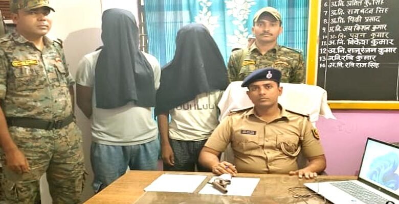 पुलिस की छापेमारी में देशी कट्टा समेत दो कुख्यात बदमाश गिरफ्तार 1 Two notorious criminals arrested with country made pistols in police raid