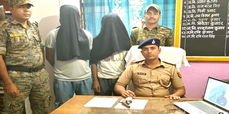 पुलिस की छापेमारी में देशी कट्टा समेत दो कुख्यात बदमाश गिरफ्तार 4 Two notorious criminals arrested with country made pistols in police raid