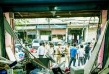 रामघाट बाजार में दुकान का शटर उखाड़कर फिर बड़ी चोरी 4 A shop shutter was broken open in Ramghat market followed by a major theft